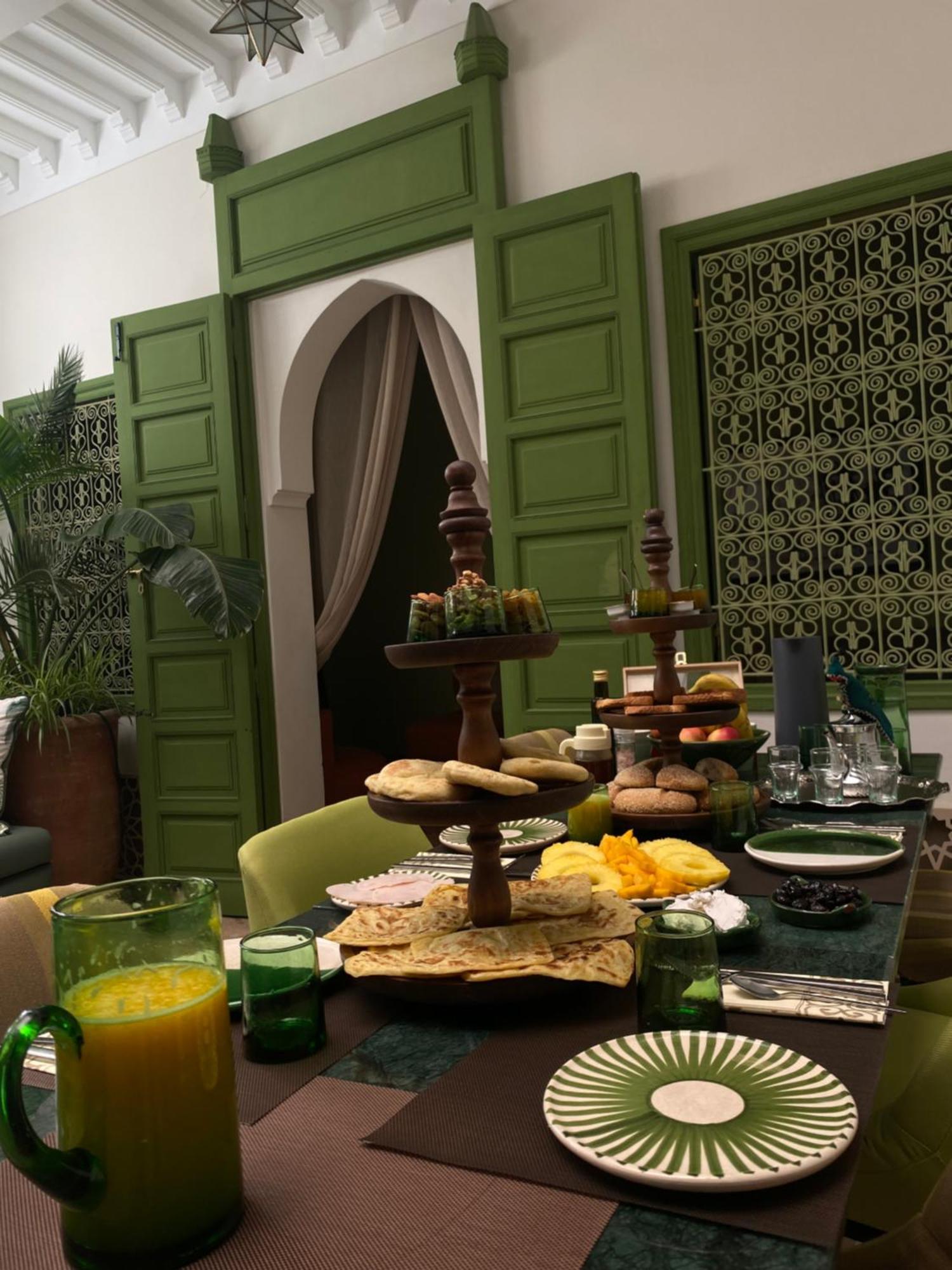 Riad Dar Adal Exclusivite 2 A 6 Personnes Petit Dejeuner Compris Place Jemaa El Fna Marraquexe Exterior foto
